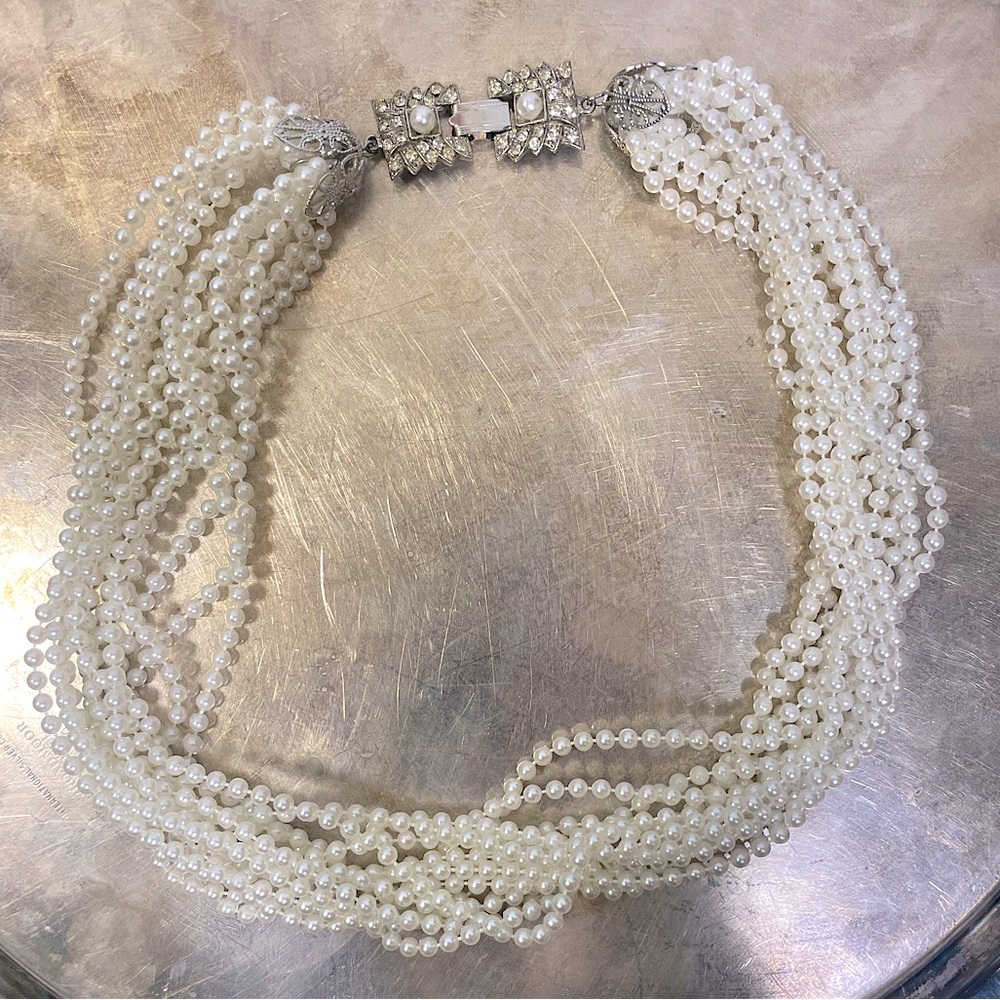 VTG STAR MultiStrand Pearl Necklace 🤍